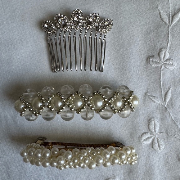Accessories - Vintage Pearl and Rhinestone Hair Accessories Set